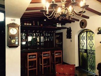 Hotel Los Alpes Кито Экстерьер фото