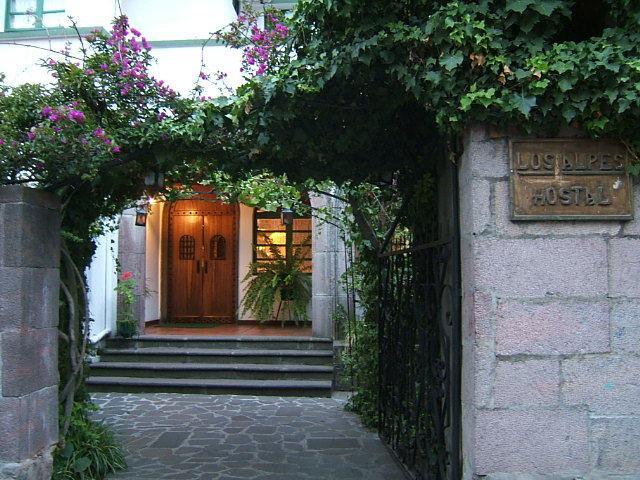 Hotel Los Alpes Кито Экстерьер фото